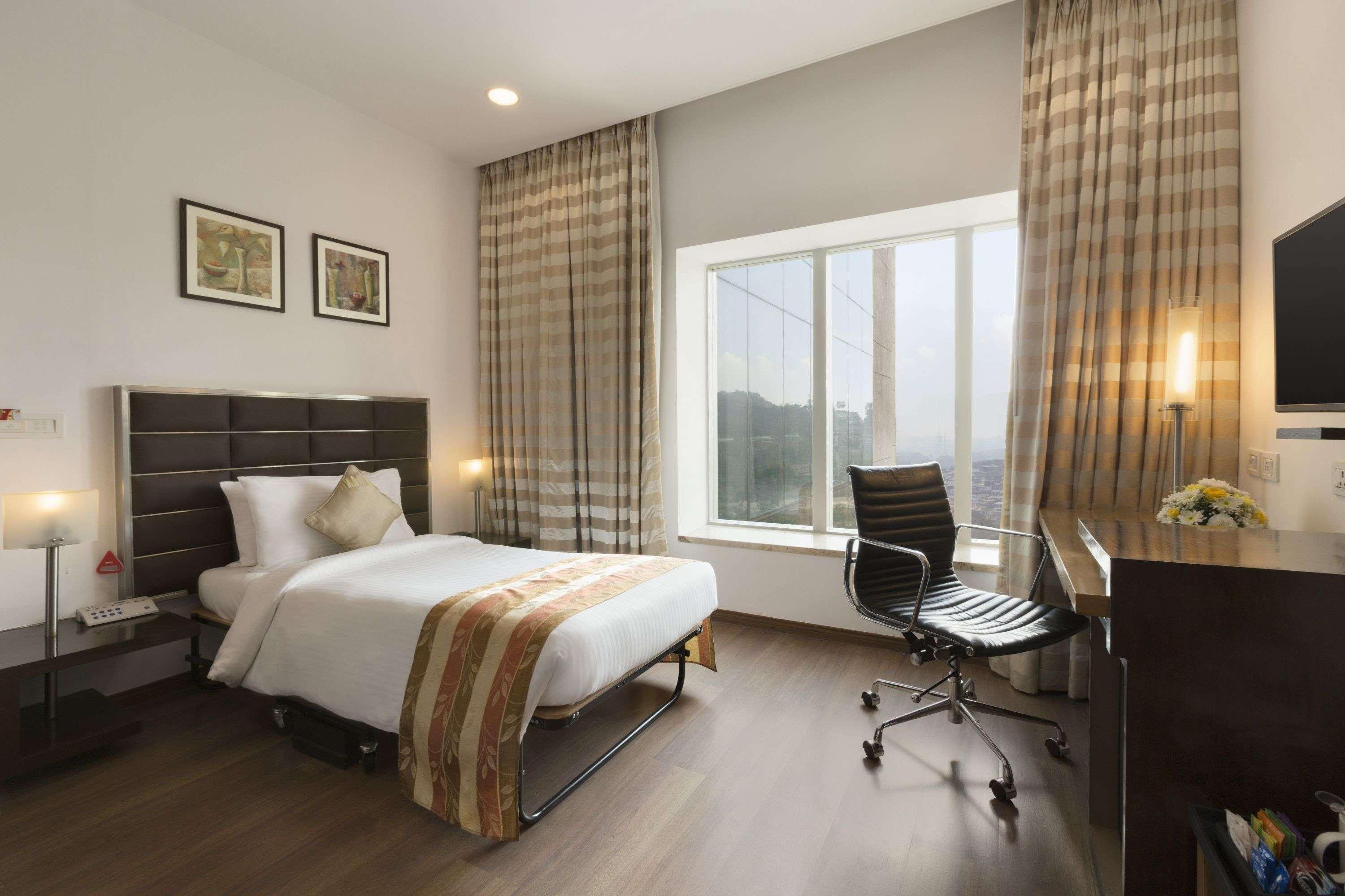 Ramada Powai Hotel & Convention Centre Мумбаї Екстер'єр фото