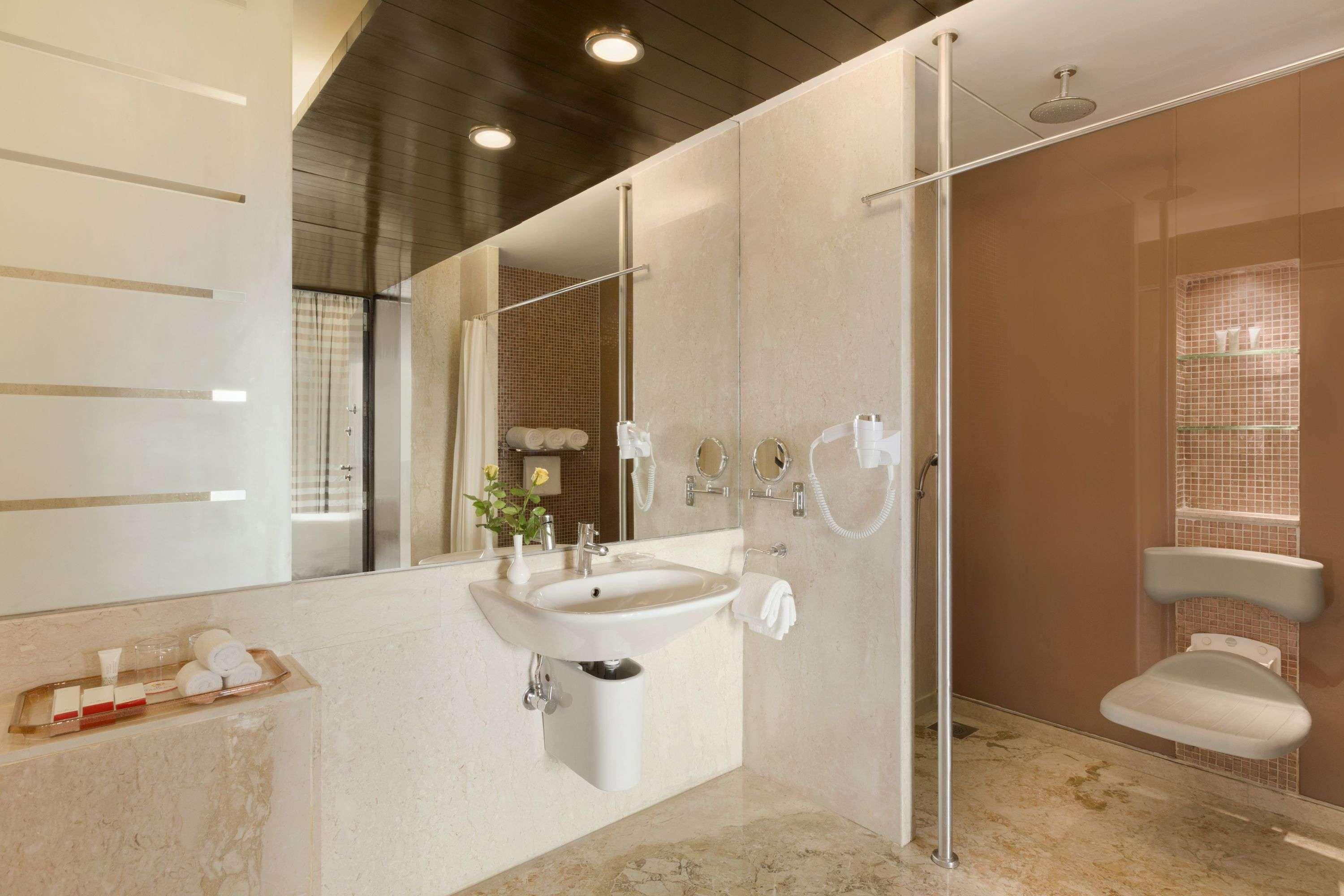 Ramada Powai Hotel & Convention Centre Мумбаї Екстер'єр фото