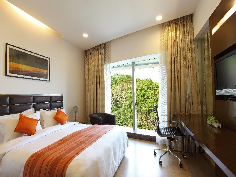 Ramada Powai Hotel & Convention Centre Мумбаї Екстер'єр фото
