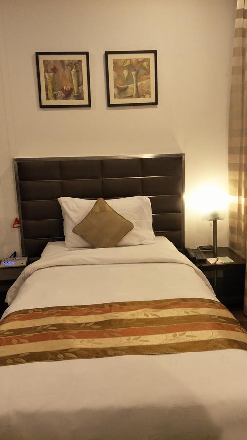 Ramada Powai Hotel & Convention Centre Мумбаї Екстер'єр фото