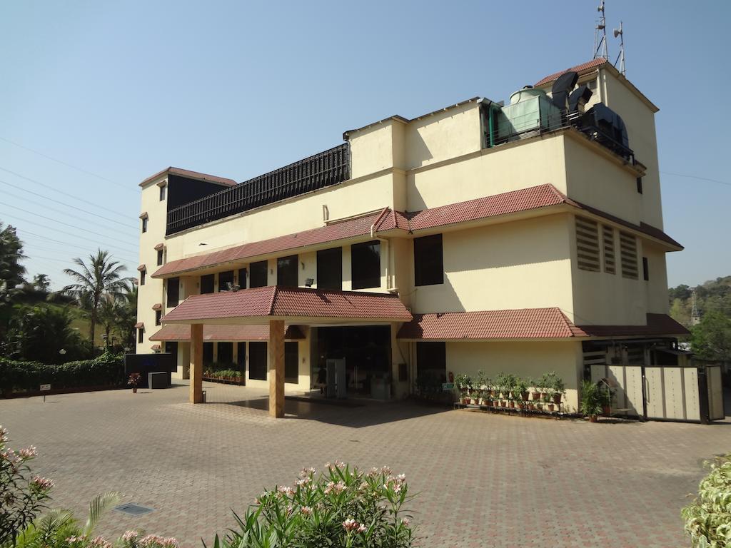 Ramada Powai Hotel & Convention Centre Мумбаї Екстер'єр фото