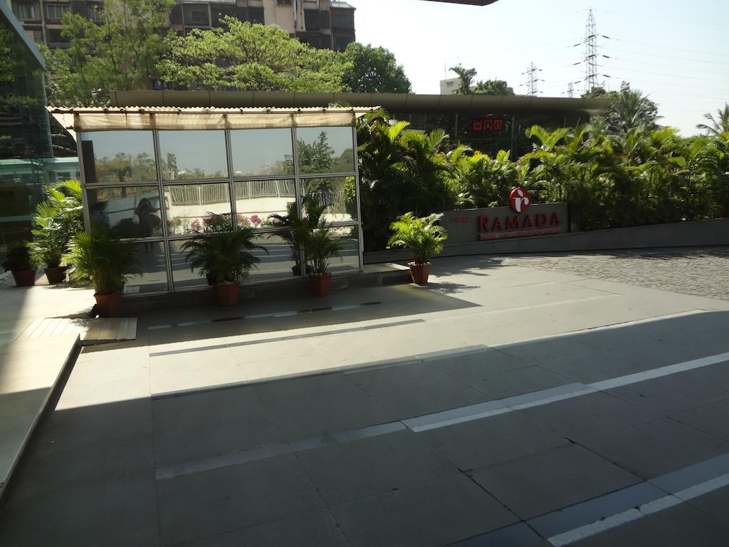 Ramada Powai Hotel & Convention Centre Мумбаї Екстер'єр фото