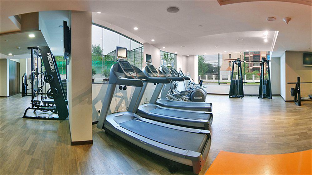 Ramada Powai Hotel & Convention Centre Мумбаї Екстер'єр фото