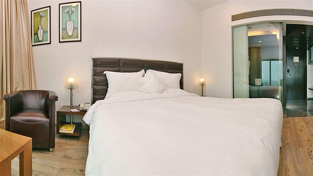 Ramada Powai Hotel & Convention Centre Мумбаї Екстер'єр фото